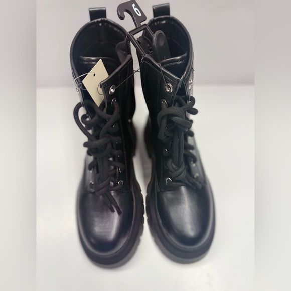No Boundaries Women's Lug Sole Combat Boots, size 6 - Picture 4 of 6
